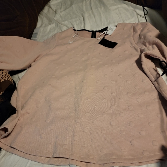 Top - Picture 2 of 2